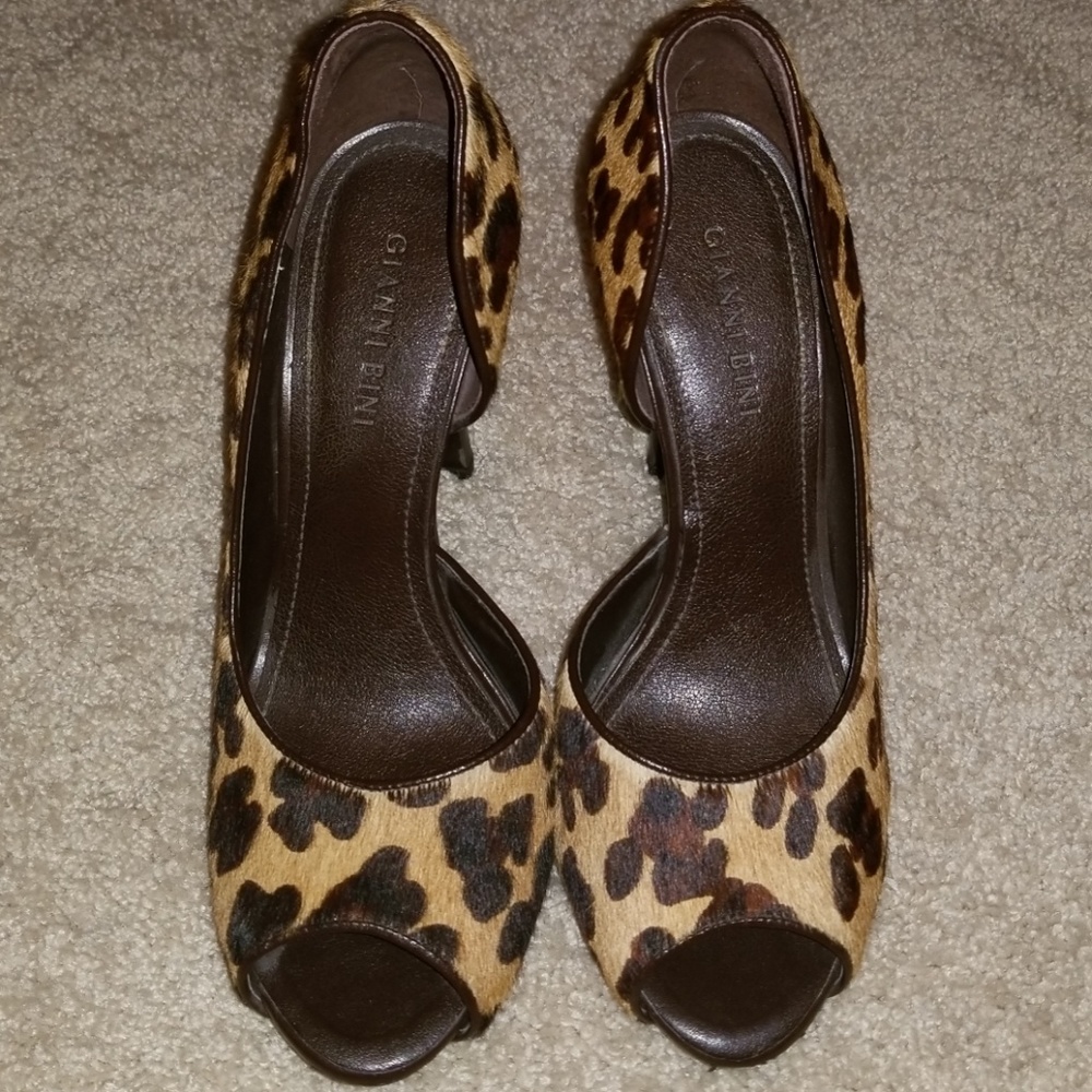 Gianni Bini Leopard Pump